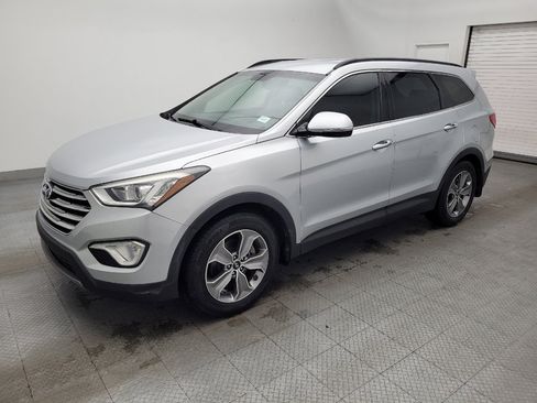 Used 2014 Hyundai Santa Fe GLS image 2