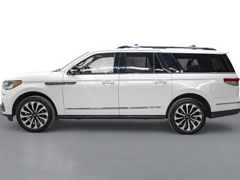 Used 2022 Lincoln Navigator L Reserve AWD/4WD image 9