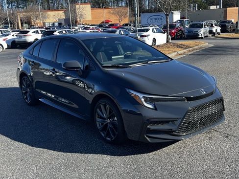 Certified 2025 Toyota Corolla SE image 3