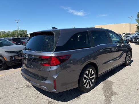Certified 2025 Honda Odyssey EX-L image 5
