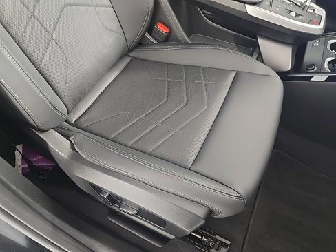 Certified 2025 BMW X2 xDrive28i w/ Convenience Package image 17