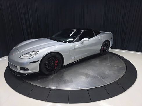 Used 2009 Chevrolet Corvette Coupe w/ Preferred Equipment Group RWD image 10