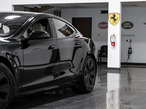 Used 2023 Tesla Model S Standard Range image 9