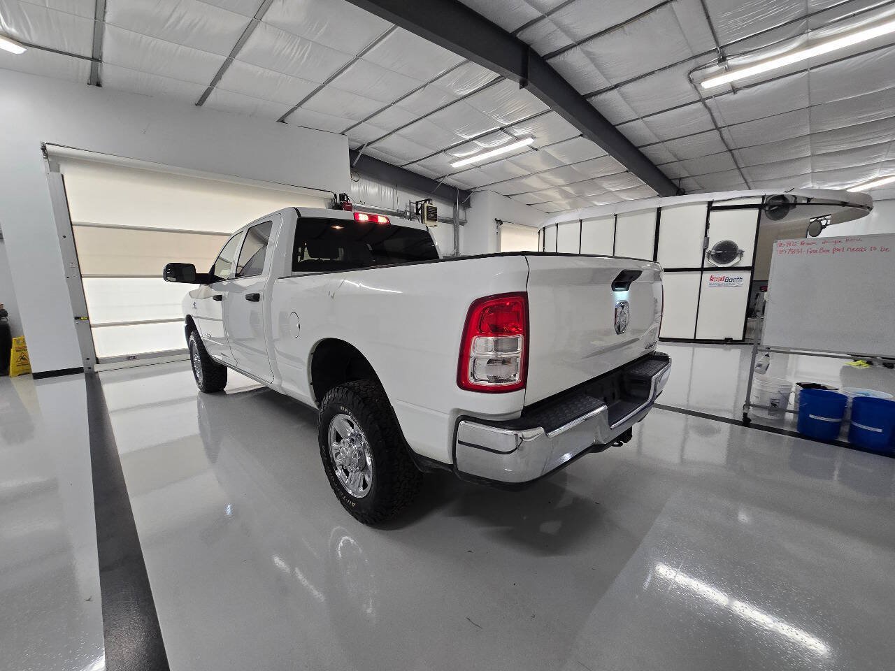 Used 2022 RAM 2500 Tradesman w/ Chrome Appearance Group AWD/4WD image 5