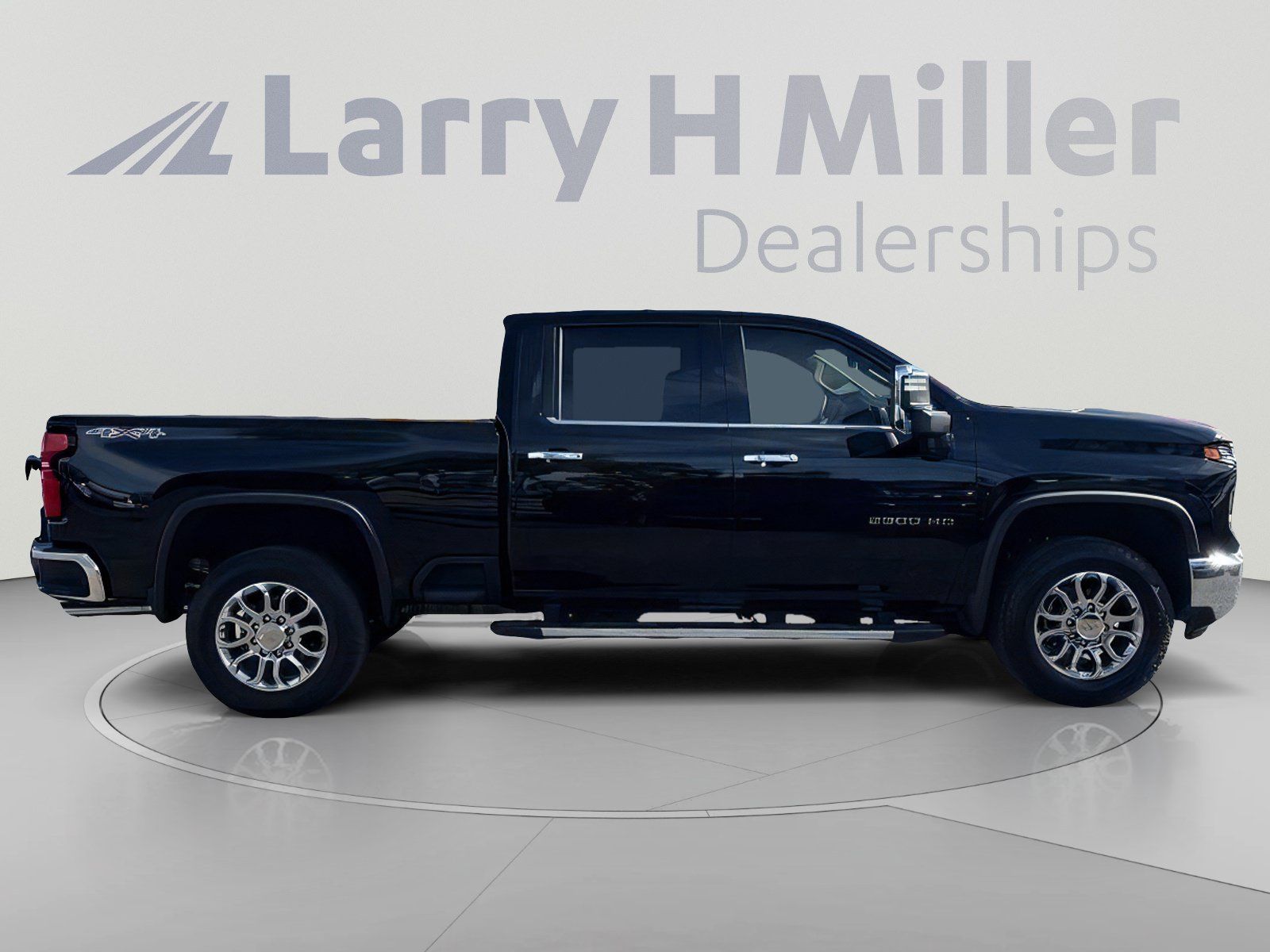 Used 2025 Chevrolet Silverado 2500 LTZ w/ LTZ Premium Package AWD/4WD image 7