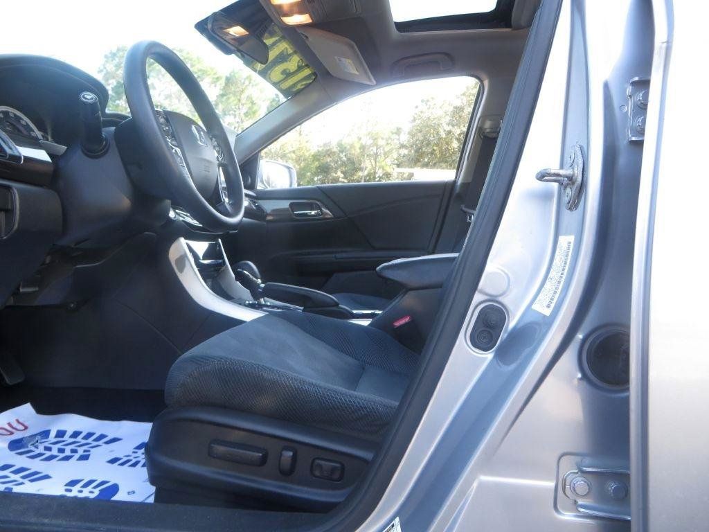 Used 2016 Honda Accord EX image 9
