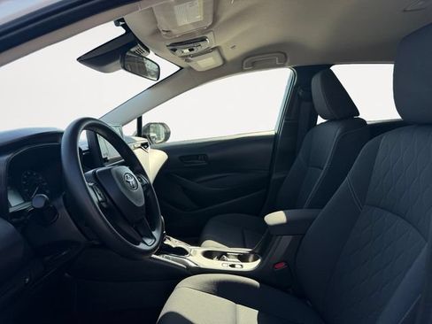 Certified 2025 Toyota Corolla LE FWD image 9