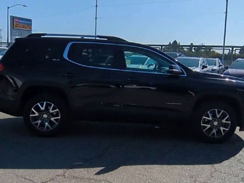 Used 2022 GMC Acadia SLE w/ Driver Convenience Package image 9