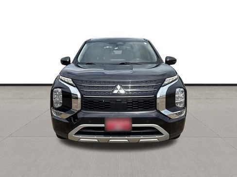 Used 2022 Mitsubishi Outlander SE FWD image 2