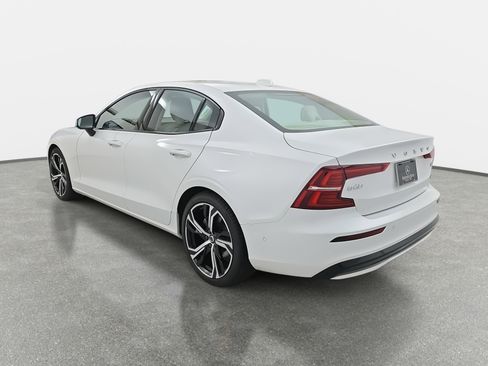 Used 2023 Volvo S60 B5 Plus w/ Climate Package image 7
