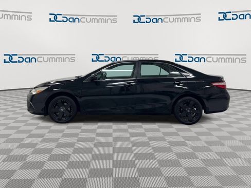Used 2016 Toyota Camry LE image 5