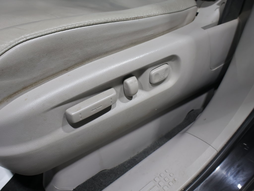 Used 2010 Honda Pilot EX-L image 11