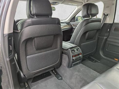 Used 2015 BMW 740Li xDrive image 25
