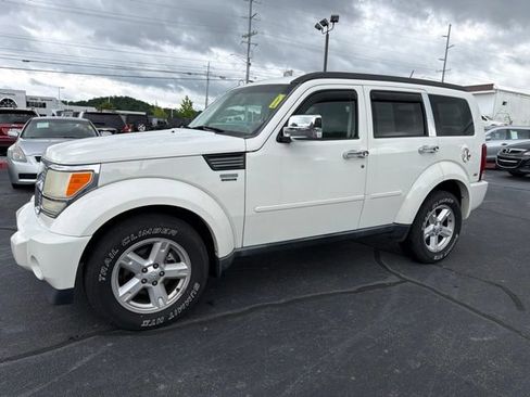 Used 2008 Dodge Nitro SLT AWD/4WD image 4