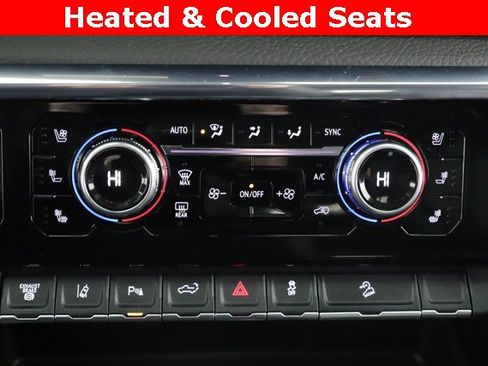 Used 2025 GMC Sierra 2500 Denali w/ Denali Reserve Package image 4