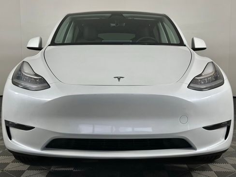 Used 2023 Tesla Model Y Long Range AWD/4WD image 44