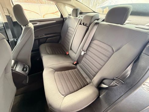 Used 2020 Ford Fusion SE image 19