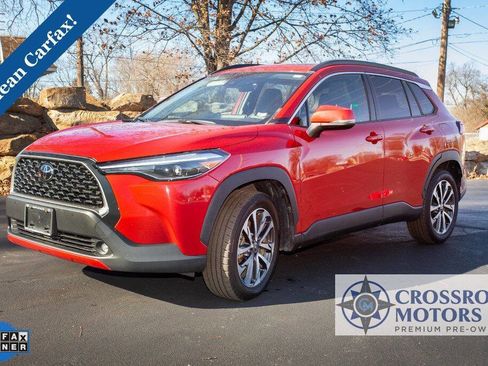 Used 2022 Toyota Corolla Cross XLE w/ Convenience Package image 1