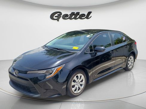 Used 2023 Toyota Corolla LE FWD image 1