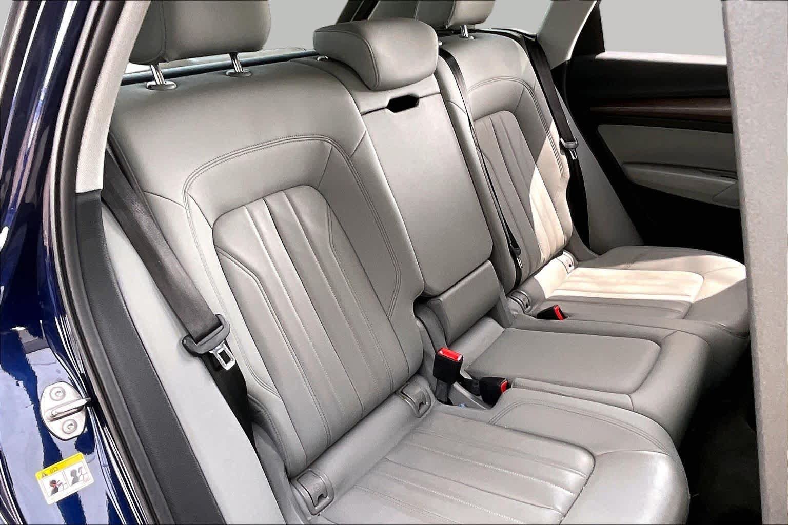 Used 2023 Audi Q5 2.0T Premium w/ Convenience Package AWD/4WD image 20