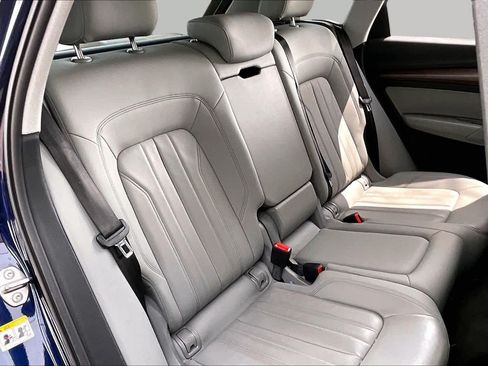 Used 2023 Audi Q5 2.0T Premium w/ Convenience Package AWD/4WD image 20