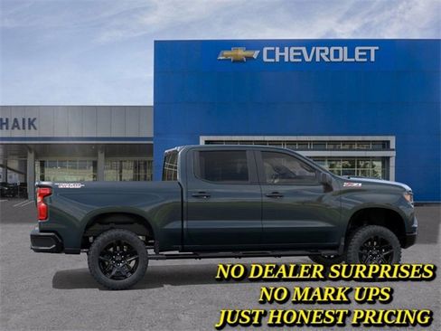 New 2026 Chevrolet Silverado 1500 Custom Trail Boss w/ LPO, Dark Essentials Package image 5