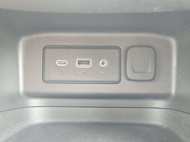 Used 2023 Chevrolet Equinox LT FWD image 25