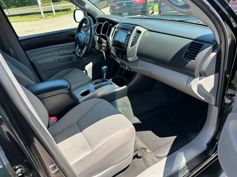 Used 2015 Toyota Tacoma 4x4 Double Cab w/ SR5 Package image 13