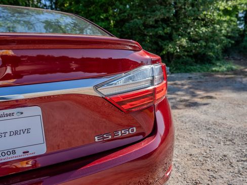 Used 2017 Lexus ES 350 w/ Luxury Package image 11