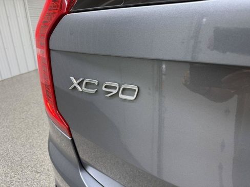 Used 2016 Volvo XC90 T6 R-Design w/ Protection Package Plus AWD/4WD image 8