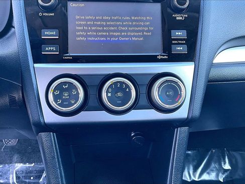 Used 2017 Subaru Crosstrek 2.0i Premium image 16