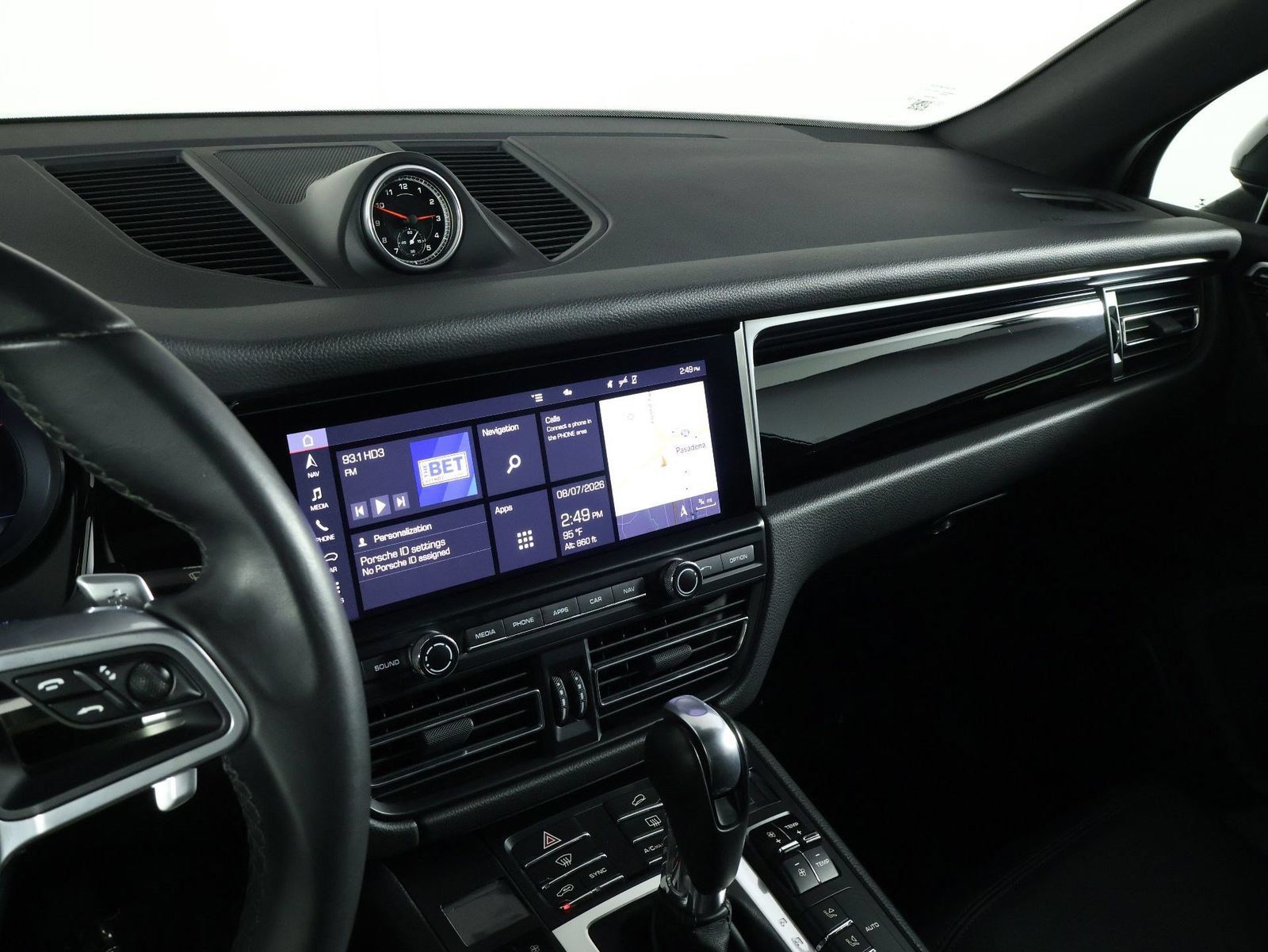 Certified 2021 Porsche Macan AWD/4WD image 13