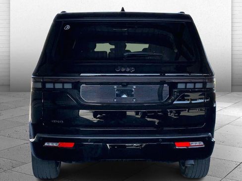 New 2026 Jeep Grand Wagoneer Limited AWD/4WD image 4