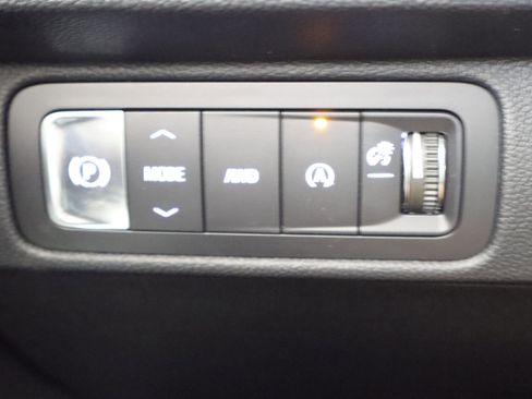 New 2026 Chevrolet Traverse Z71 w/ Enhanced Driving Package AWD/4WD image 34