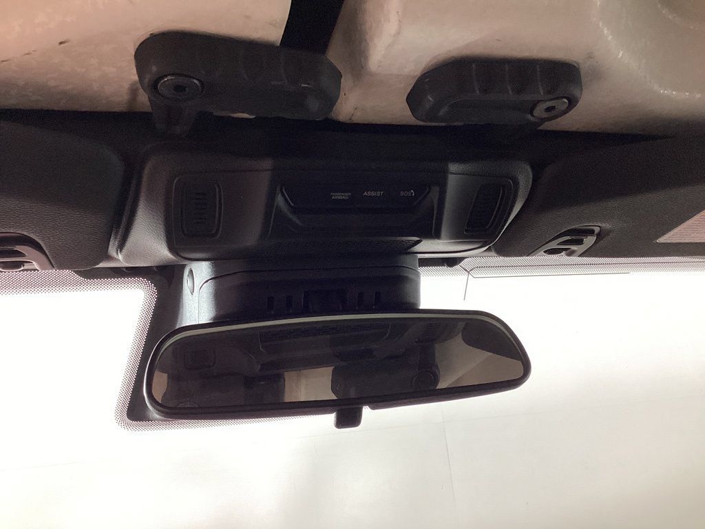 Used 2026 Jeep Wrangler Unlimited Rubicon AWD/4WD image 17
