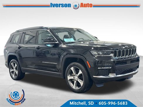 Used 2023 Jeep Grand Cherokee L Limited AWD/4WD image 1