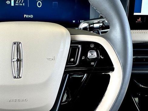 Used 2023 Lincoln Corsair FWD image 23