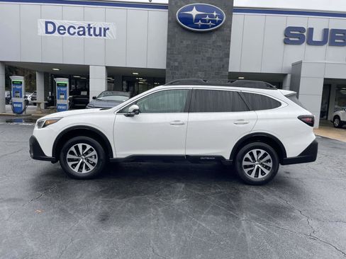 Certified 2022 Subaru Outback Premium image 2