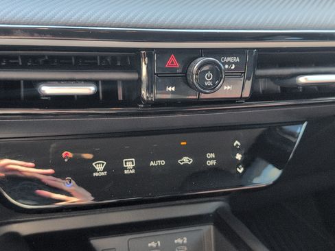 Used 2025 Nissan Kicks SR FWD image 46