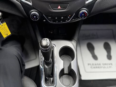 Used 2019 Chevrolet Cruze LT w/ LT Fleet Convenience Package FWD image 16