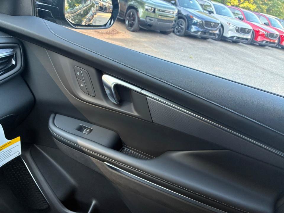 New 2027 Buick Enclave Sport Touring w/ Power Package FWD image 31