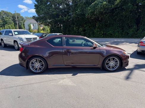 Used 2011 Scion tC FWD image 3