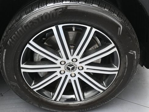 Used 2025 Mercedes-Benz GLE 450e 4MATIC w/ Winter Package image 44