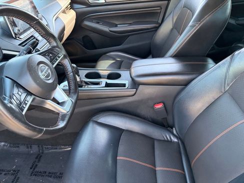 Used 2022 Nissan Altima 2.5 SR w/ Midnight Edition Package FWD image 19