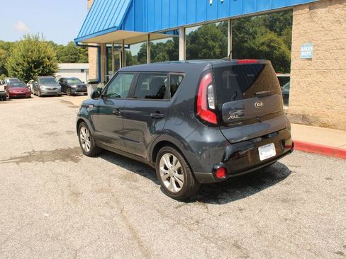 Used 2016 Kia Soul + FWD image 4