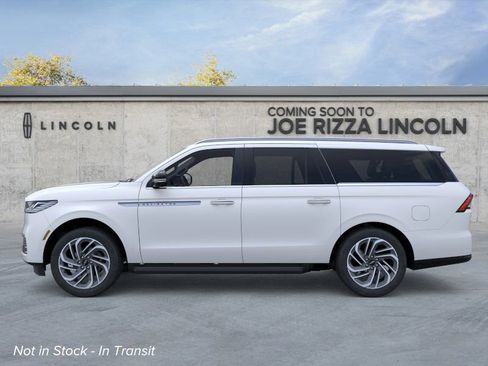New 2026 Lincoln Navigator L Premier image 3