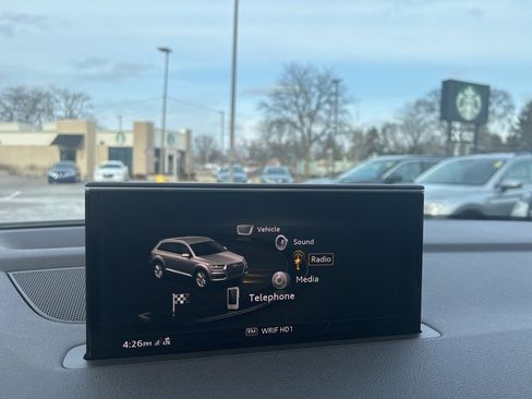 Used 2017 Audi Q7 3.0T Premium Plus w/ Premium Plus Package image 27