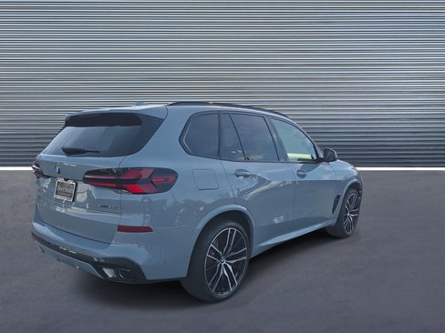 New 2026 BMW X5 sDrive40i w/ M Sport Package image 3