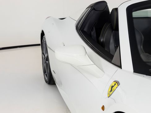 Used 2015 Ferrari 458 Spider image 52