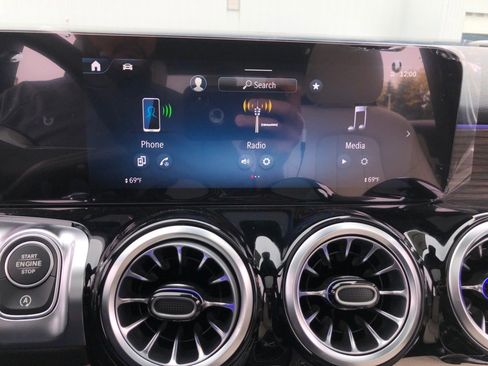 New 2026 Mercedes-Benz GLB 250 4MATIC image 24